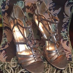 Fergie rose gold pumps